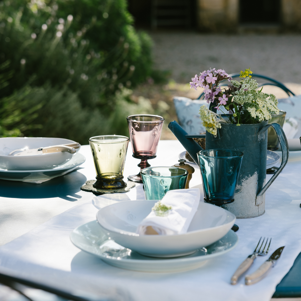 Bee Ceramic Pasta Plate: Bleu