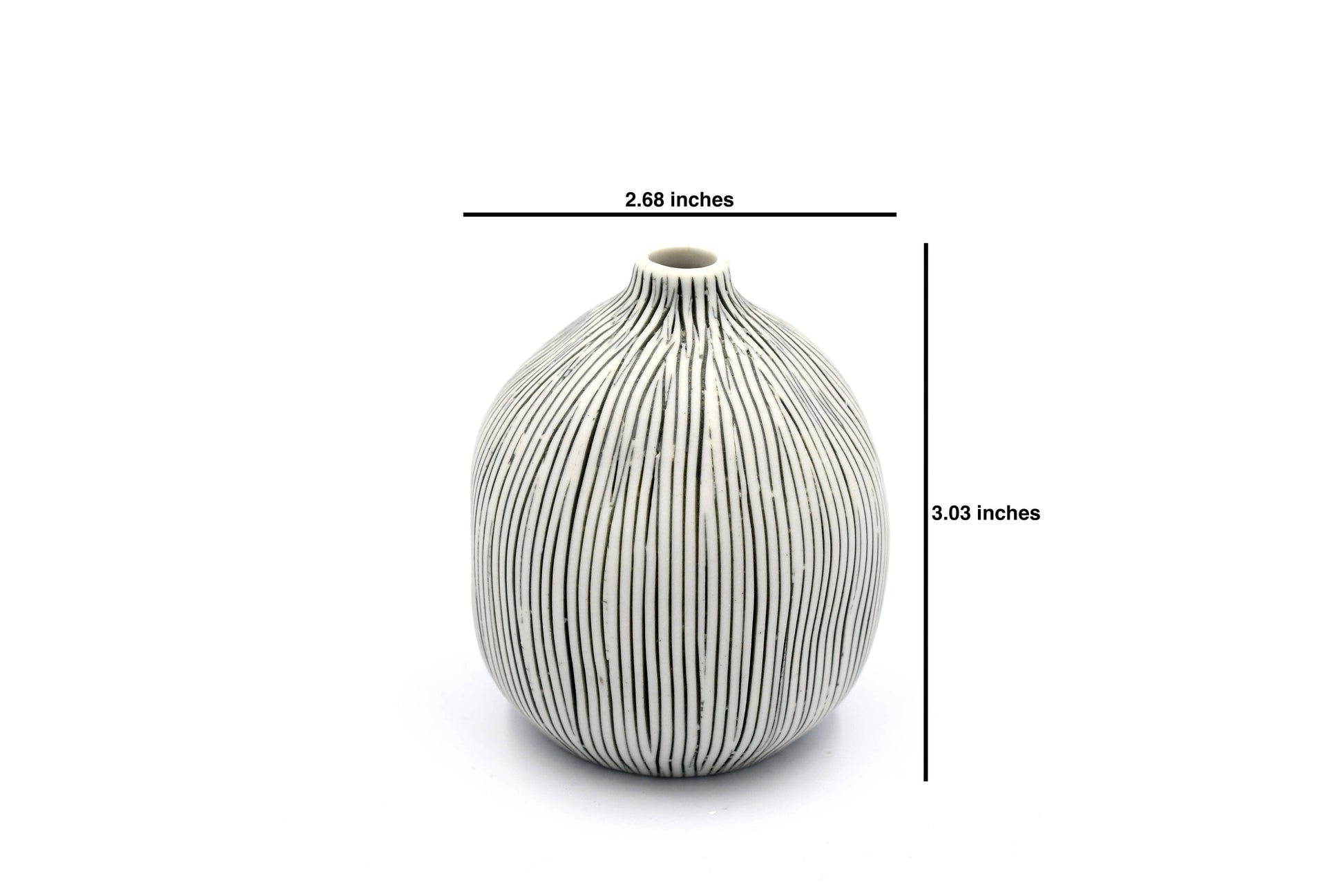 Gugu Sag S- W7 Handcrafted Porcelain Bud Vase