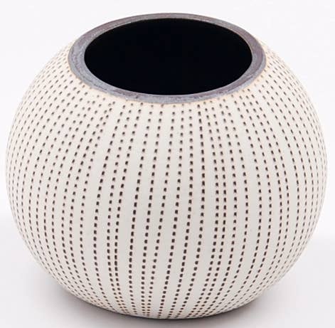 Pettra M-WO23 – Handcrafted Porcelain Bud Vase