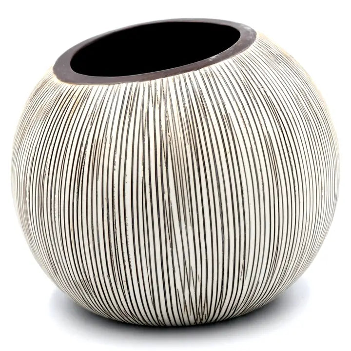 Pettra L - Wo 1 Handcrafted Porcelain Ceramic Vase