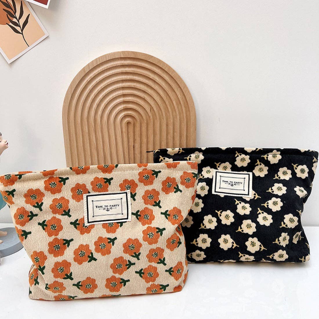 Cosbai - Vintage Floral Print Makeup Bag: Black