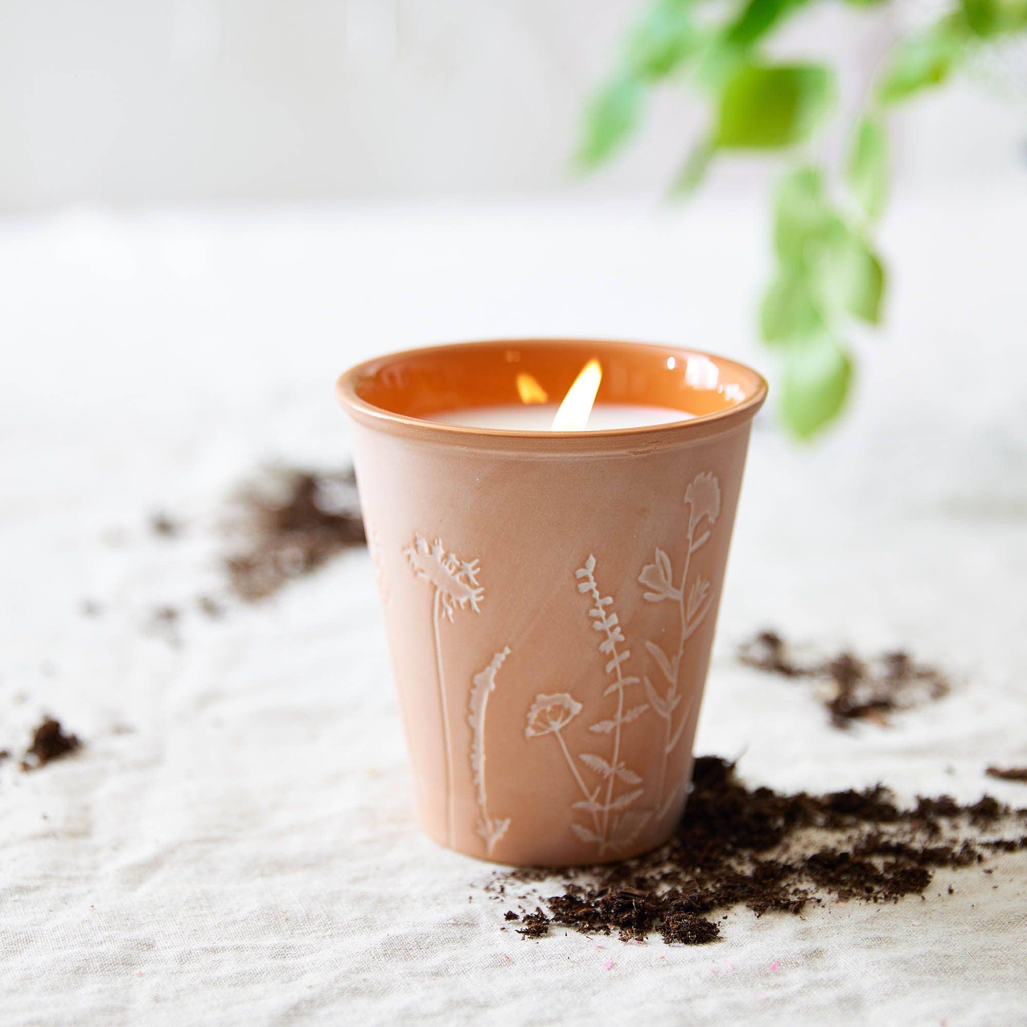 Dirt Garden Pot Candle + Plantable Seed Dust Cover