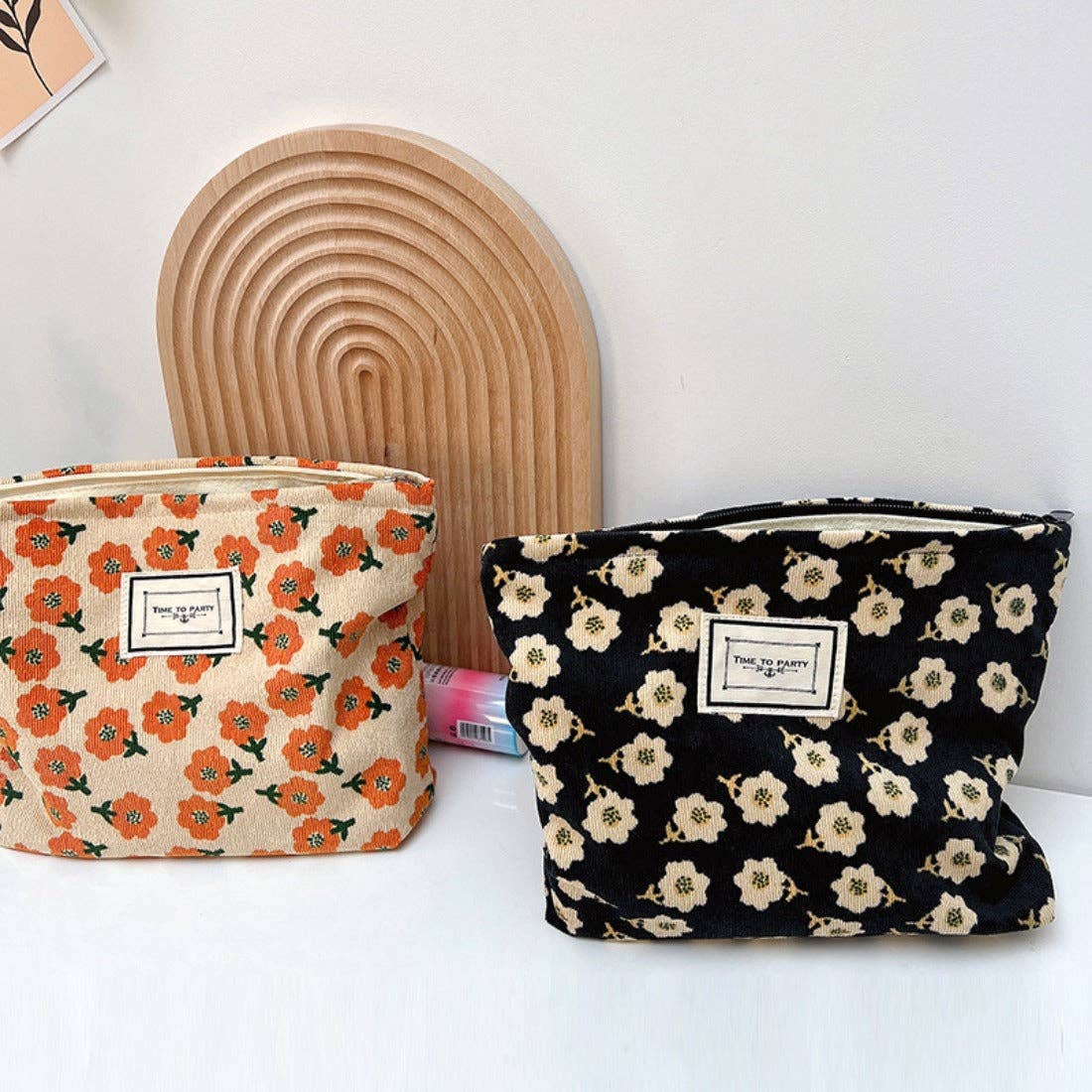 Cosbai - Vintage Floral Print Makeup Bag: Black