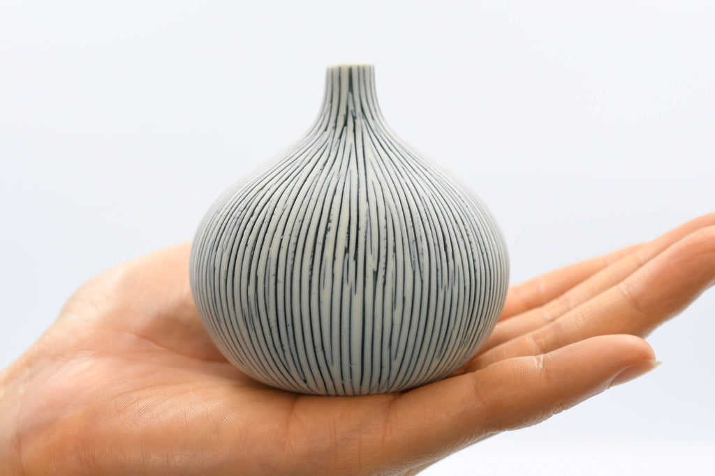 CONGO TINY S-Handcrafted Porcelain Bud Vase