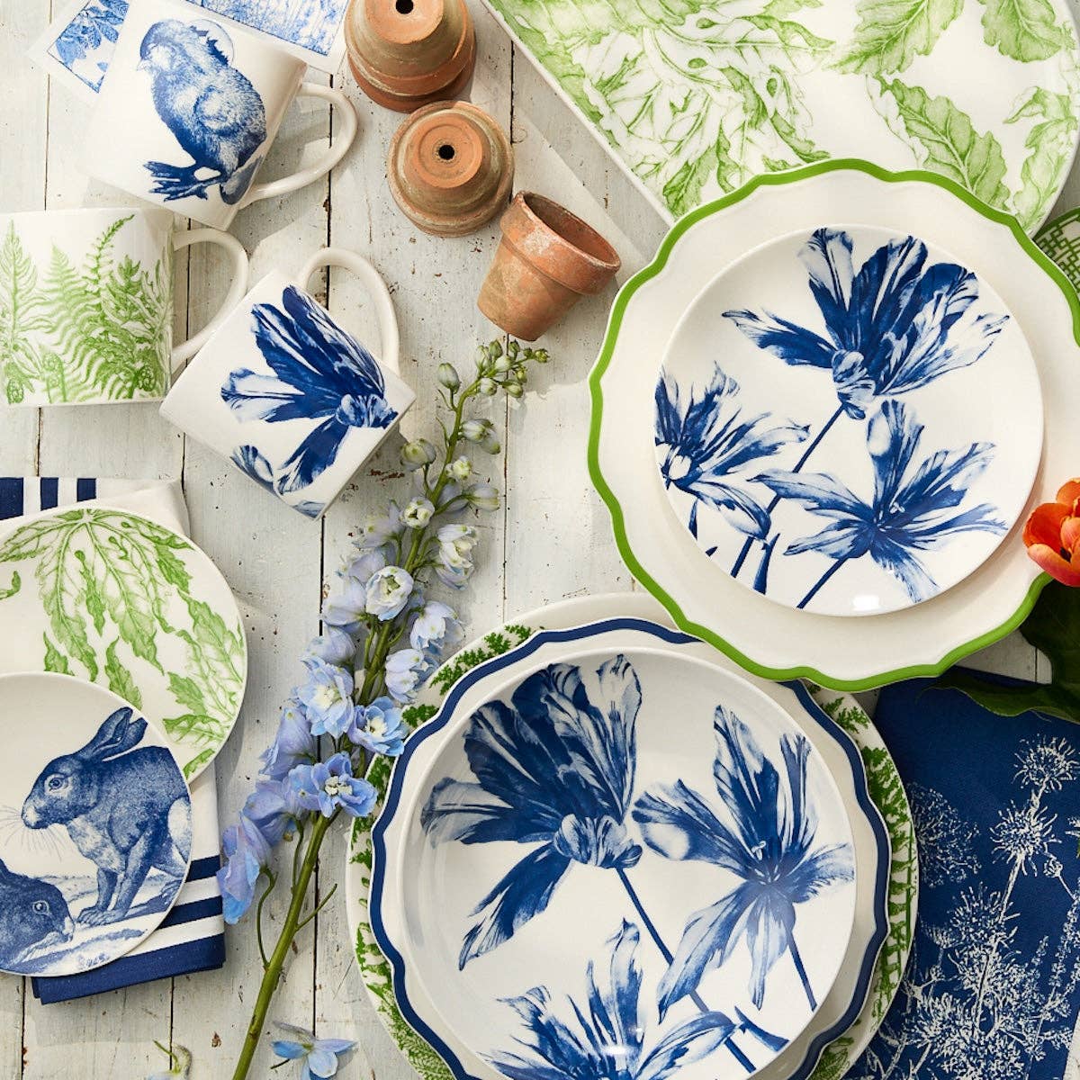 Tulip Entrée Bowl — Blue Floral