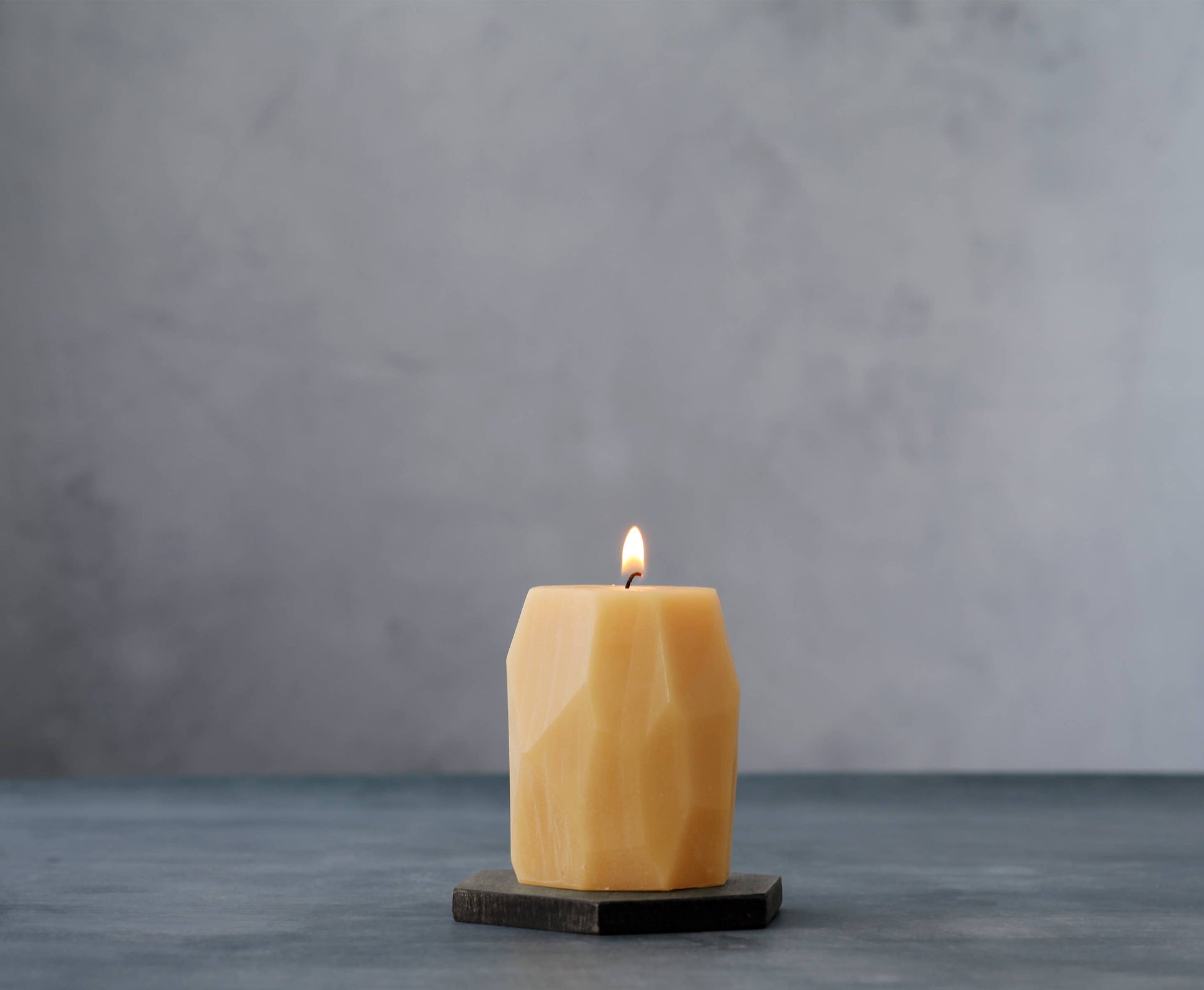Beeswax Faceted Pillar Candle – Large | 3" x 6.25" | 80 Hours