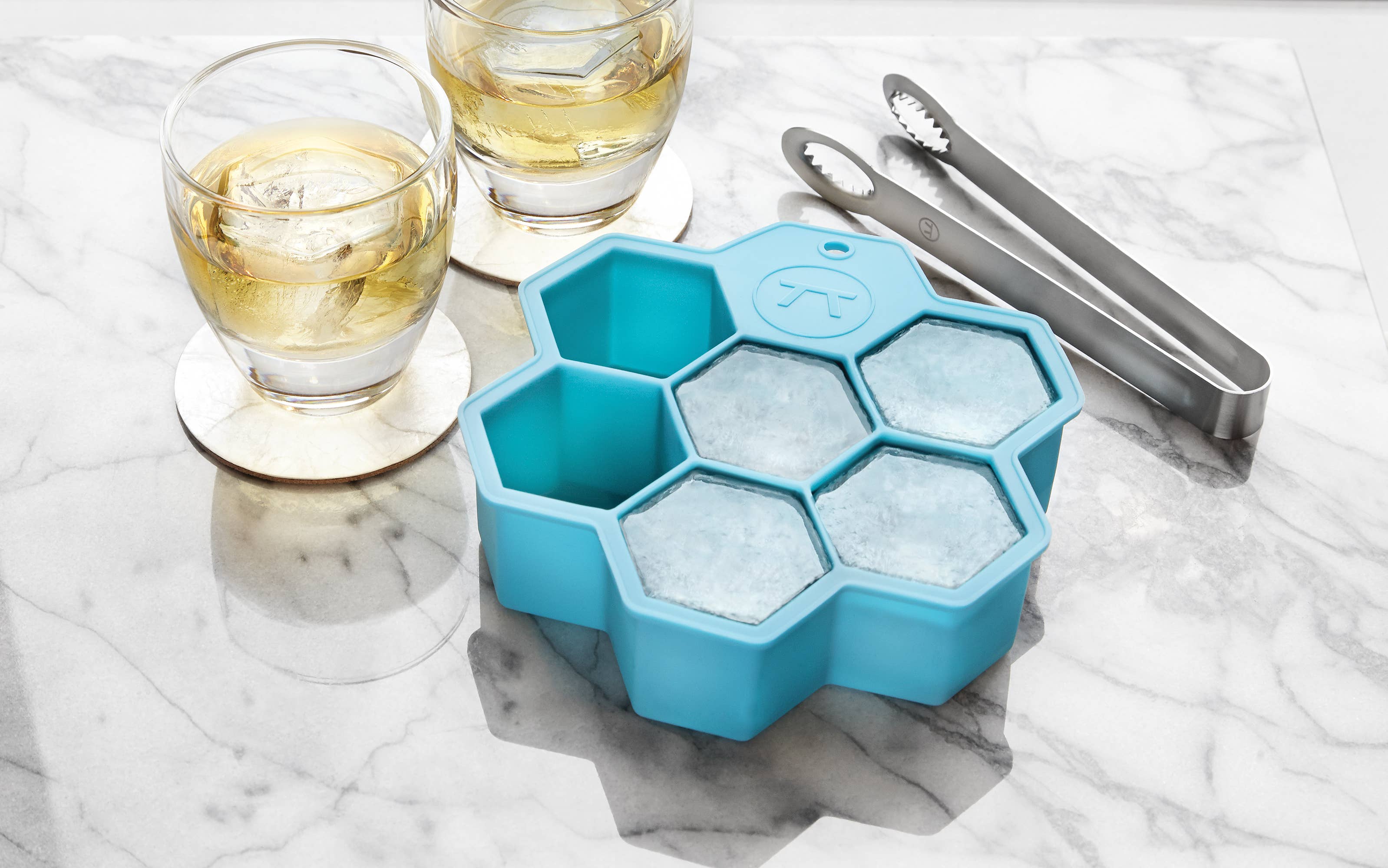 Large Hexagon Ice Cube Tray, 7.7" x 7" x 2.4"