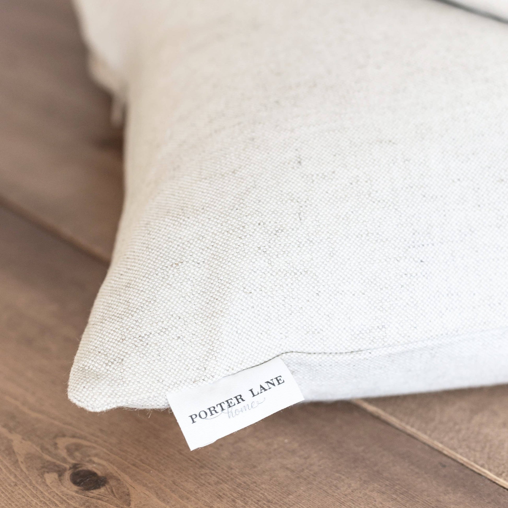 White Jeep Berkshire Pillow: Natural / 20" x 20"