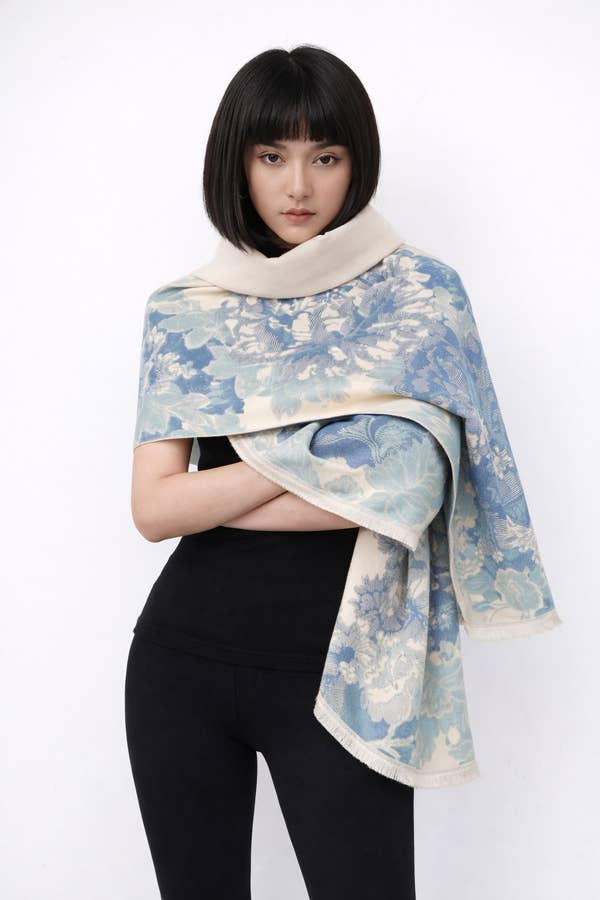 Blue / White Bloom Reversible Wrap