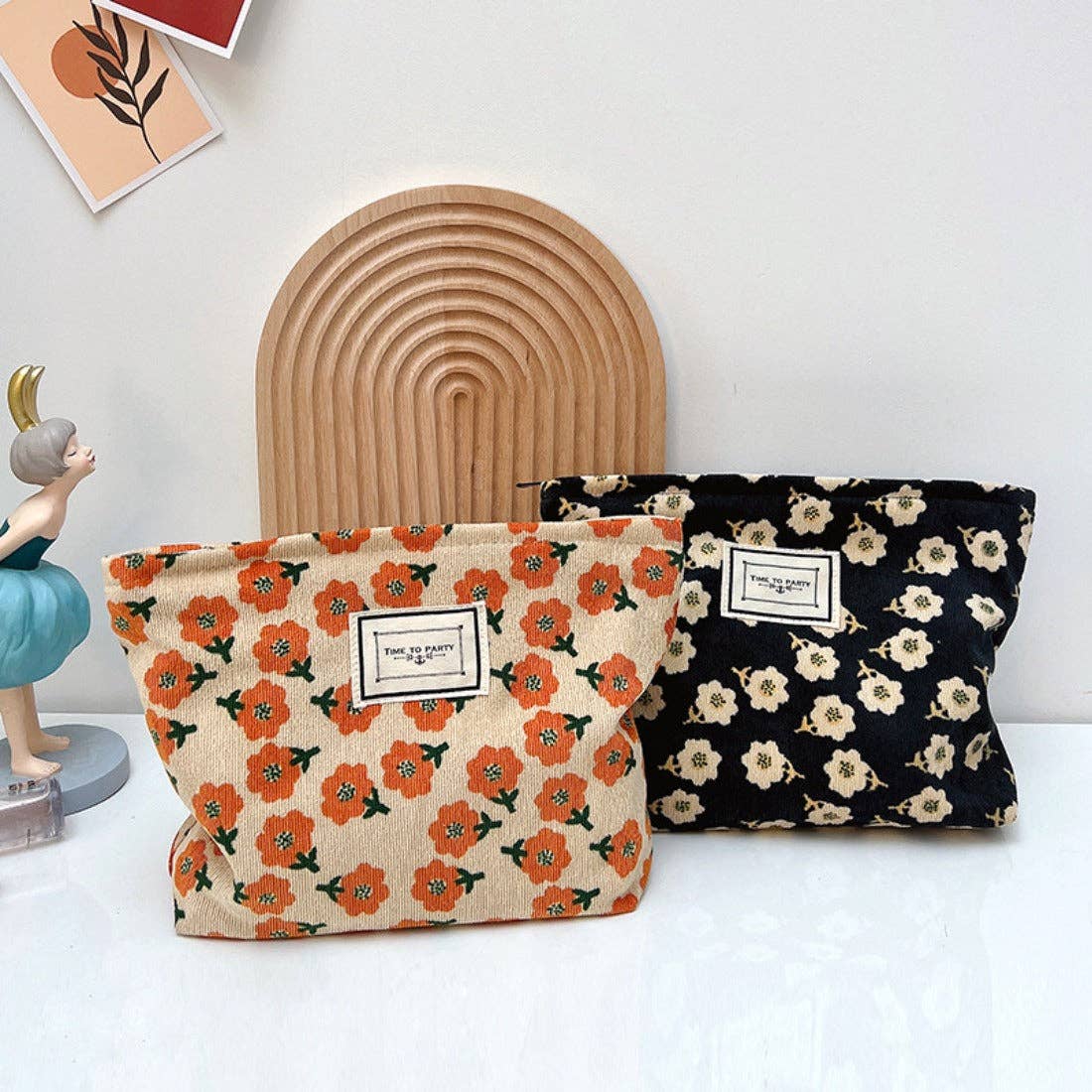 Cosbai - Vintage Floral Print Makeup Bag: Black
