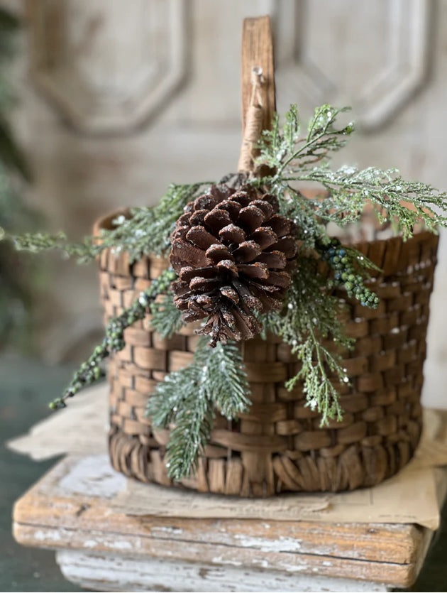 Greensleeves Pine Hanging | 10.5"