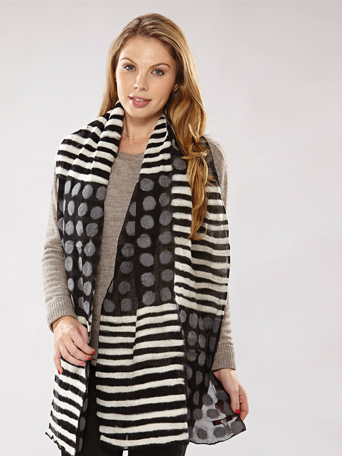 Dots & Stripes Felt-Silk: Black scarf