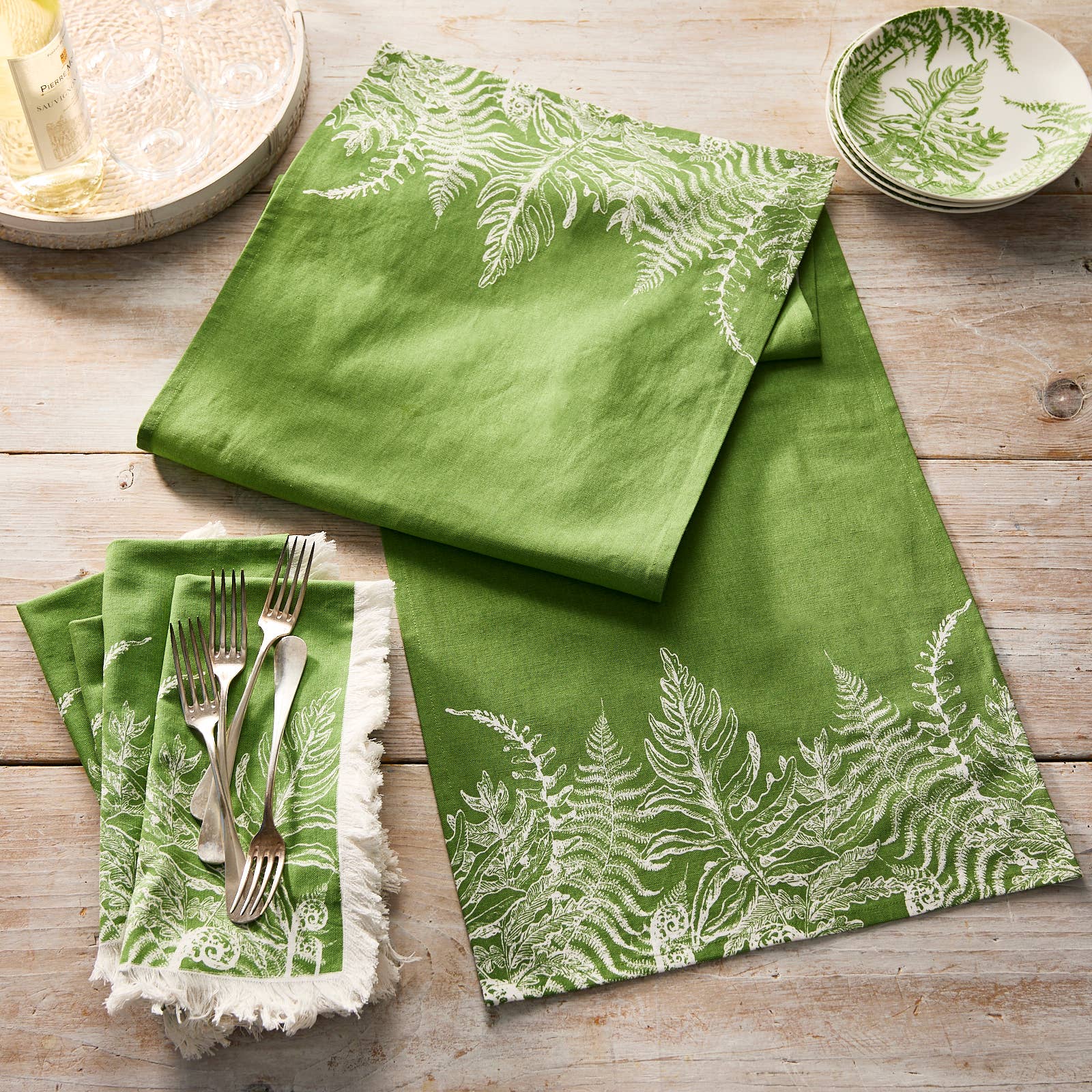 Spring Verde Table Runner: 16" x 72"