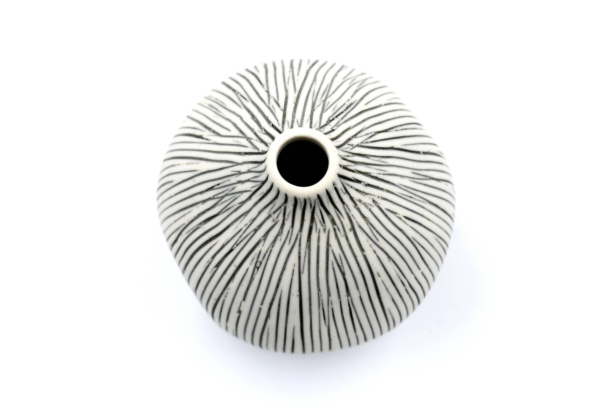 Gugu Sag S- W7 Handcrafted Porcelain Bud Vase