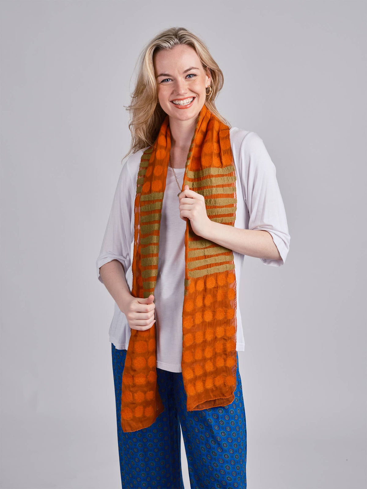 Dots & Stripes Felt-Silk: Black scarf