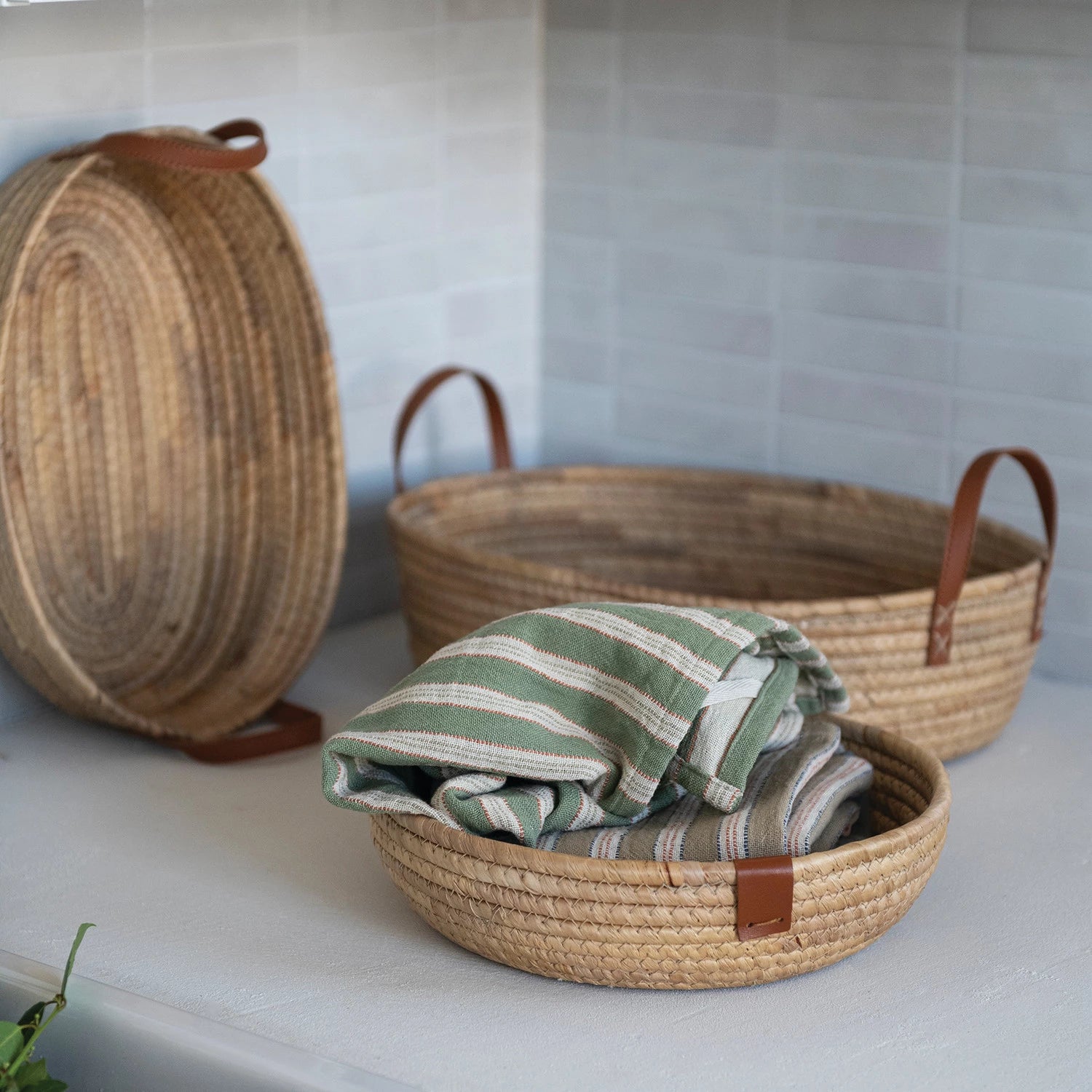 Hand-Woven Seagrass & Water Hyacinth Basket with Faux Leather Handles – Natural | Medium
