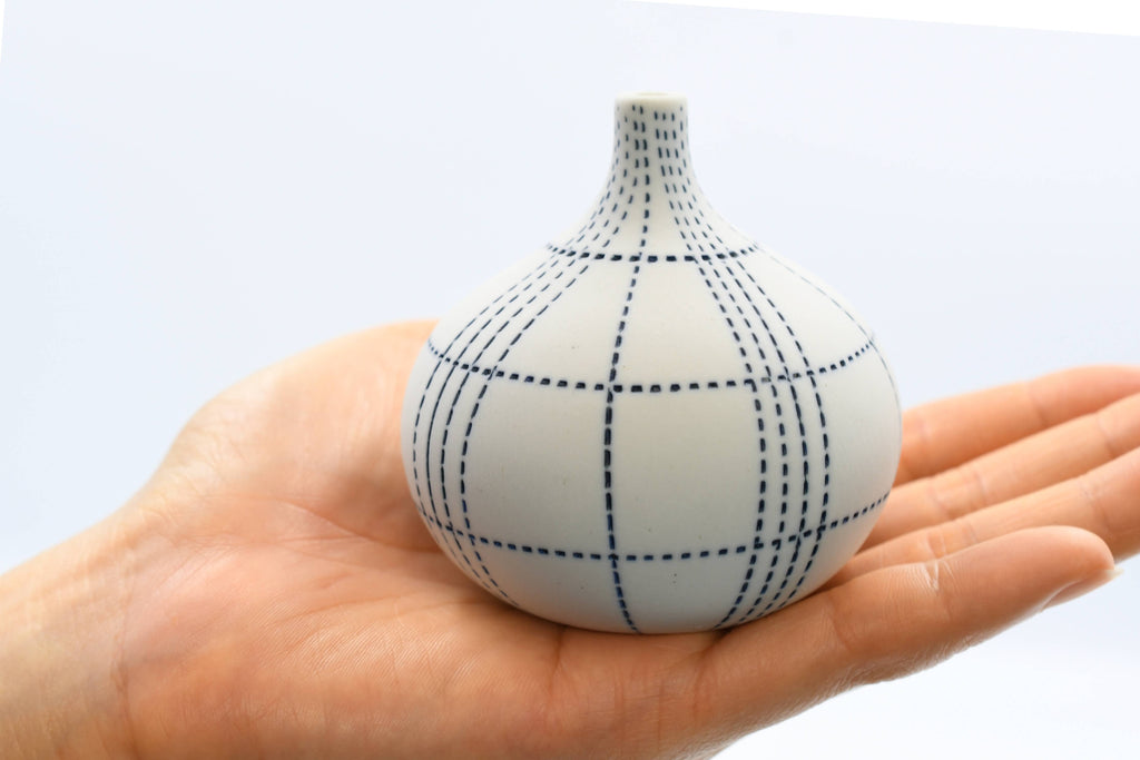 Congo Tiny S - WO 25 Porcelain bud vase