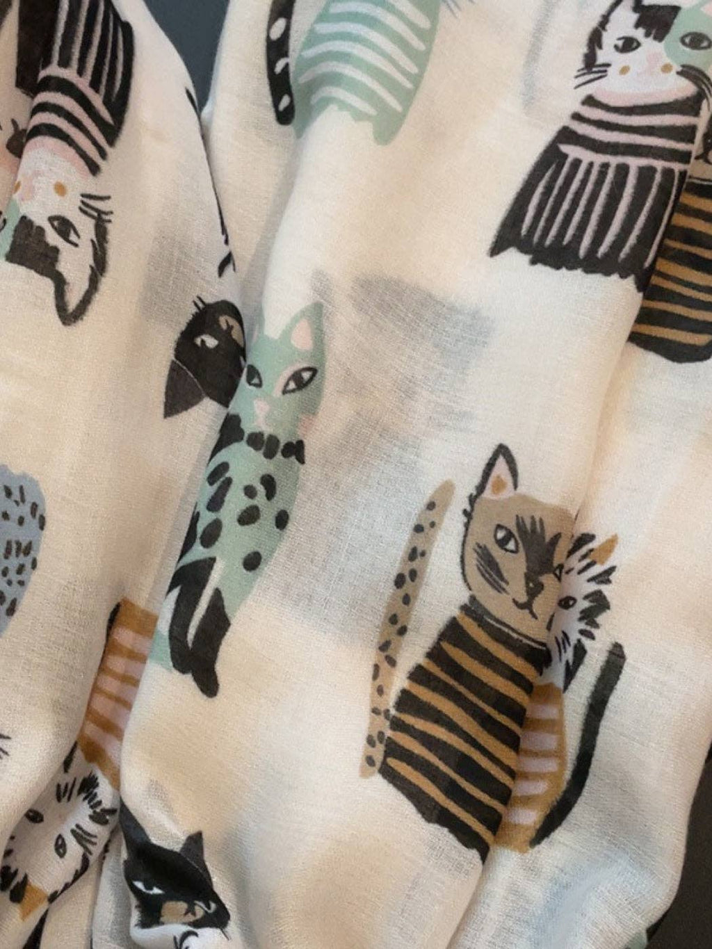 Scarvii - Playful Cat Print Scarf: Black