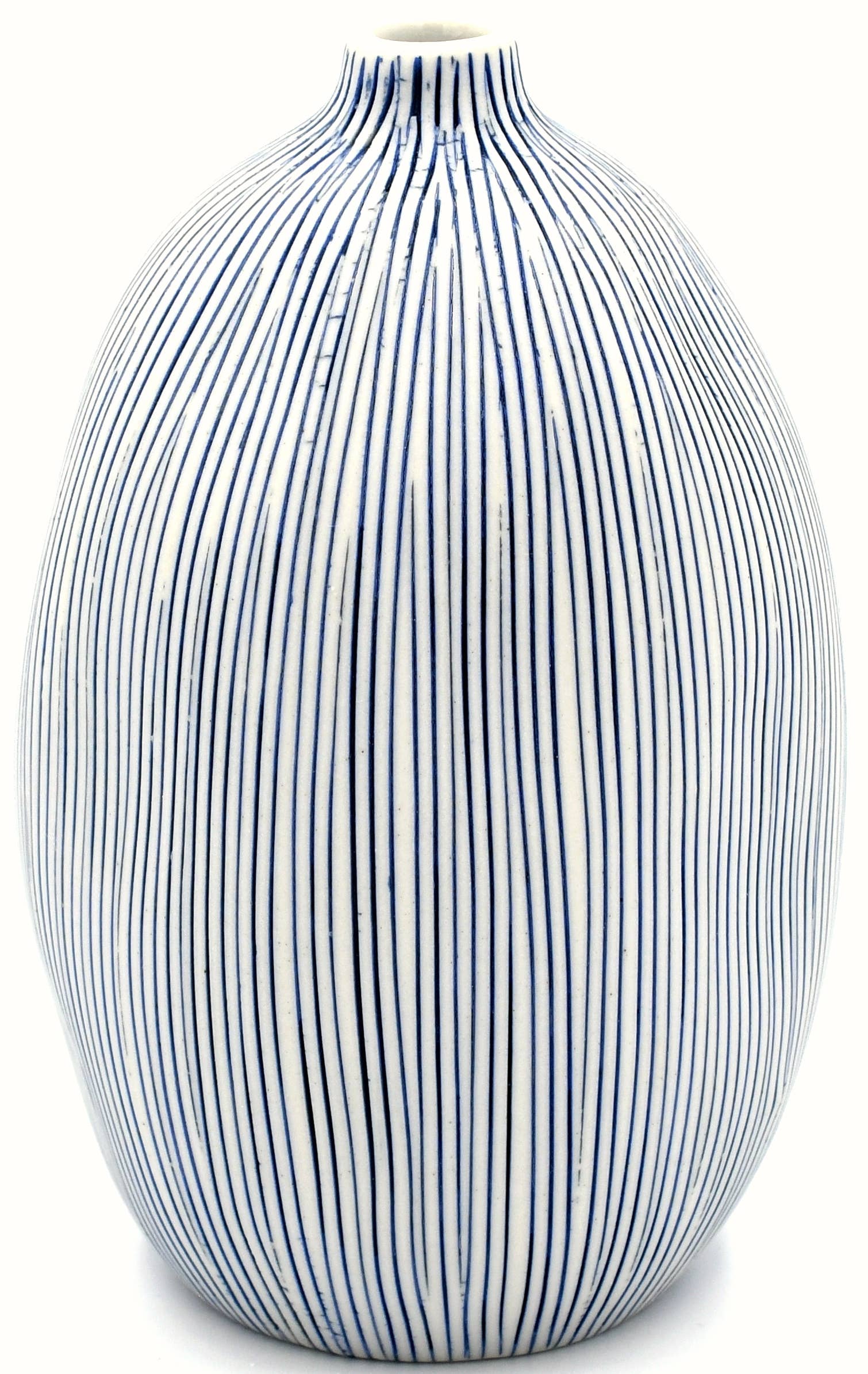 Gugu Sag L – Handcrafted Porcelain Bud Vase